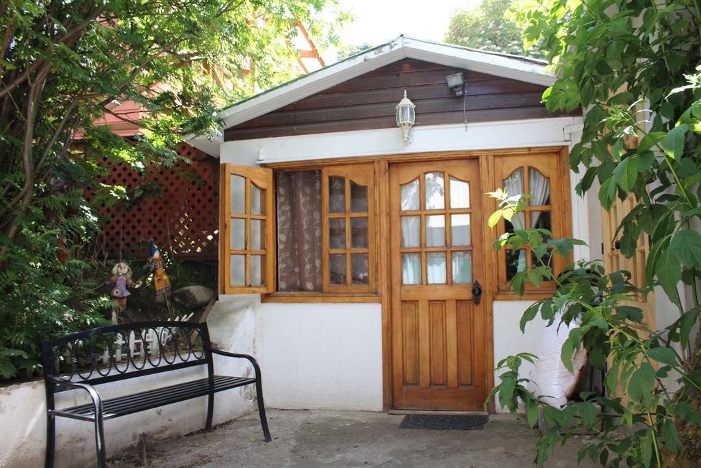 Hostal Y Cabanas Ainil بونتا أريناس المظهر الخارجي الصورة