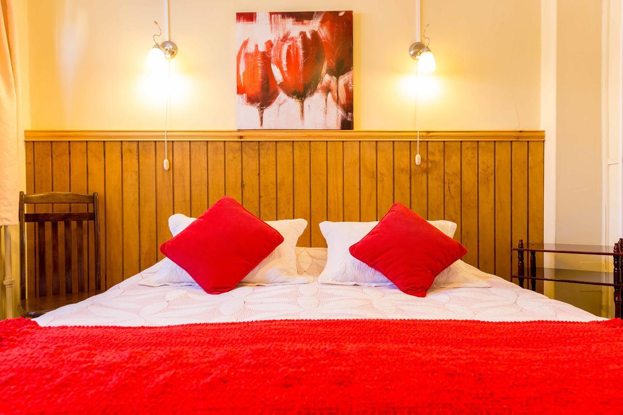 Hostal Y Cabanas Ainil بونتا أريناس المظهر الخارجي الصورة