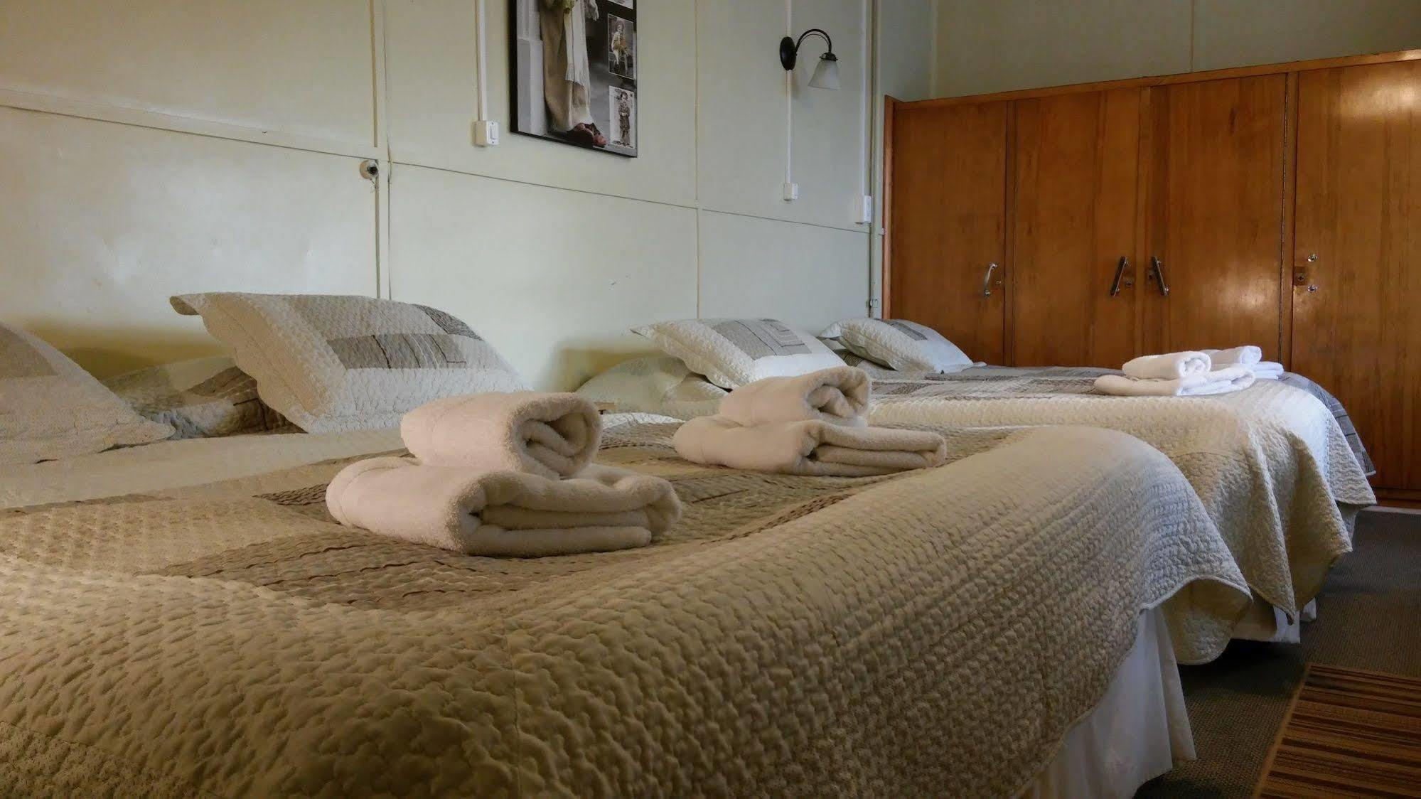 Hostal Y Cabanas Ainil بونتا أريناس المظهر الخارجي الصورة