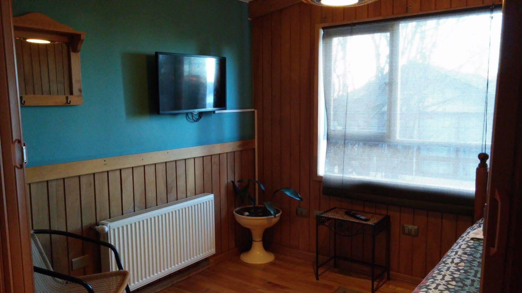 Hostal Y Cabanas Ainil بونتا أريناس المظهر الخارجي الصورة