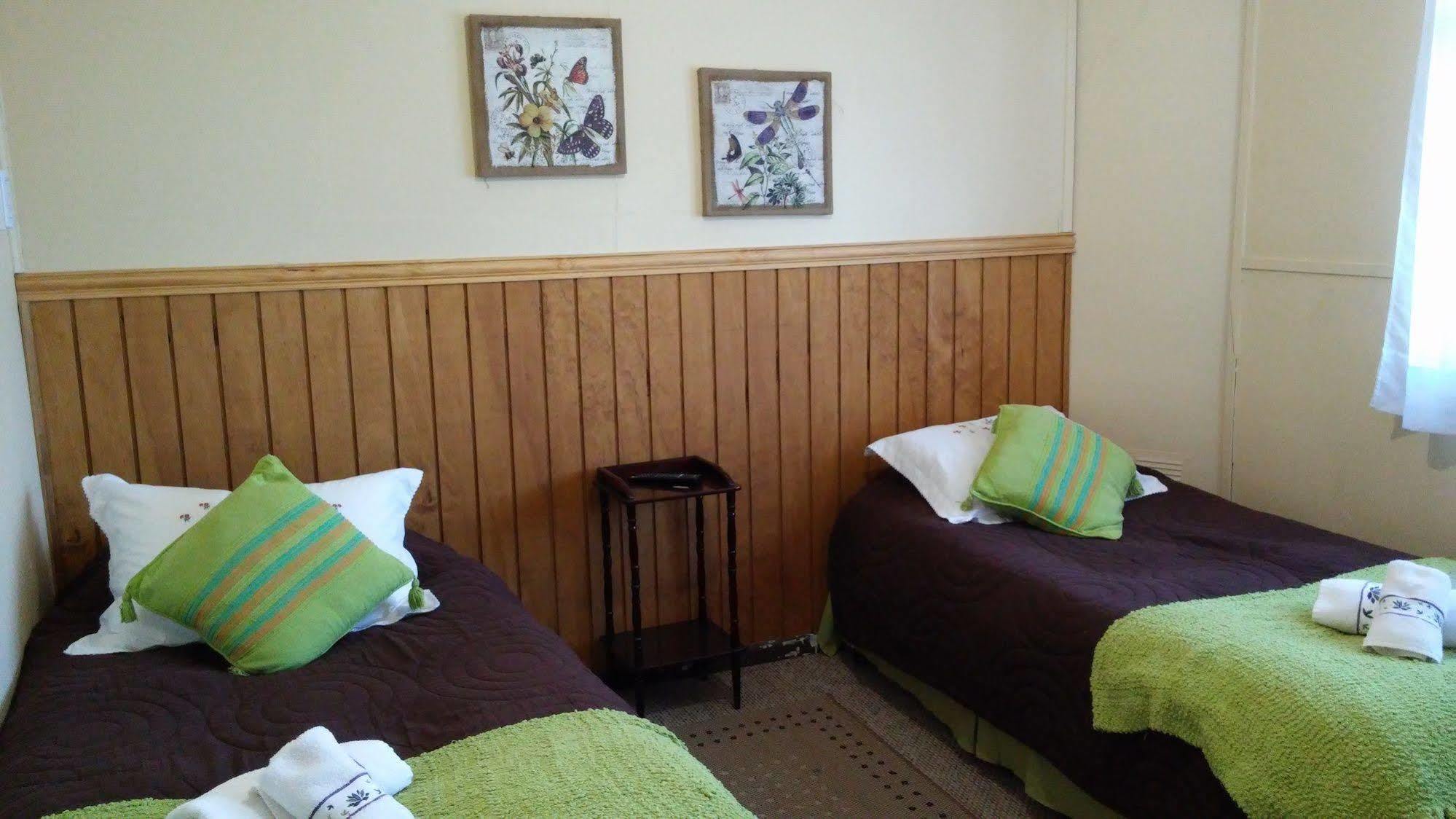 Hostal Y Cabanas Ainil بونتا أريناس المظهر الخارجي الصورة