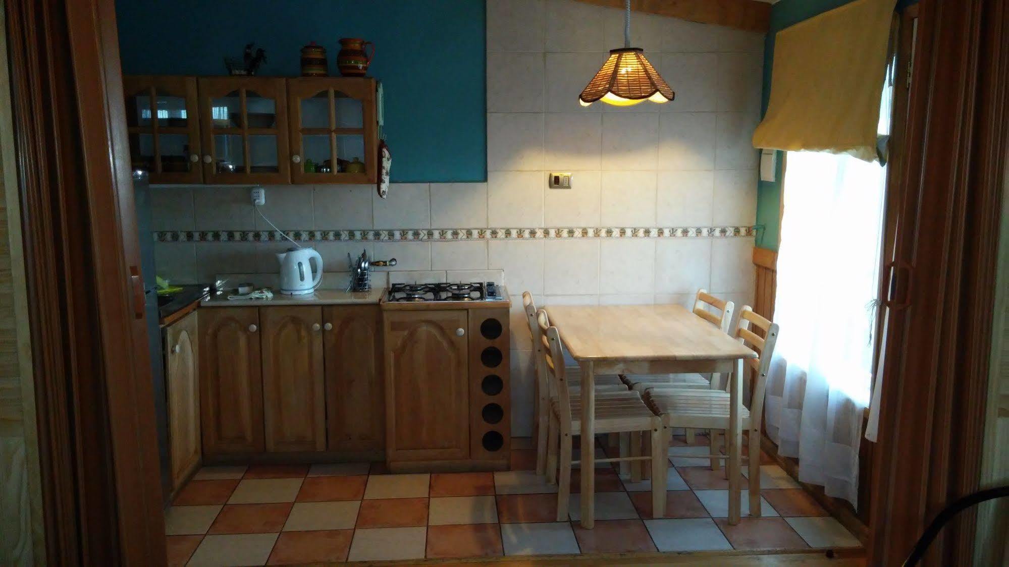 Hostal Y Cabanas Ainil بونتا أريناس المظهر الخارجي الصورة