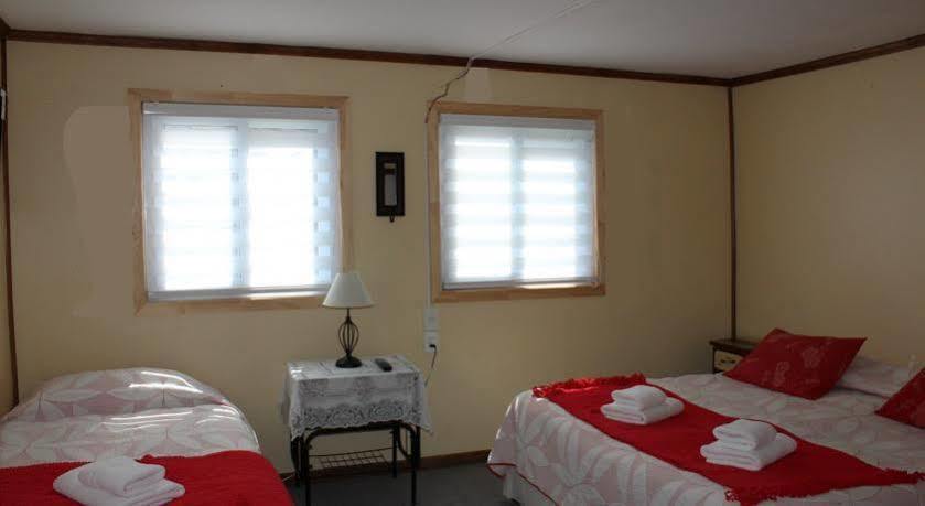 Hostal Y Cabanas Ainil بونتا أريناس المظهر الخارجي الصورة