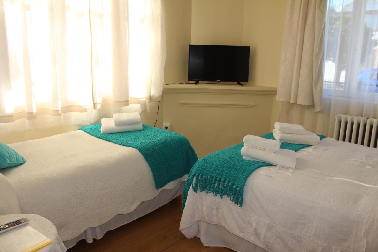 Hostal Y Cabanas Ainil بونتا أريناس المظهر الخارجي الصورة