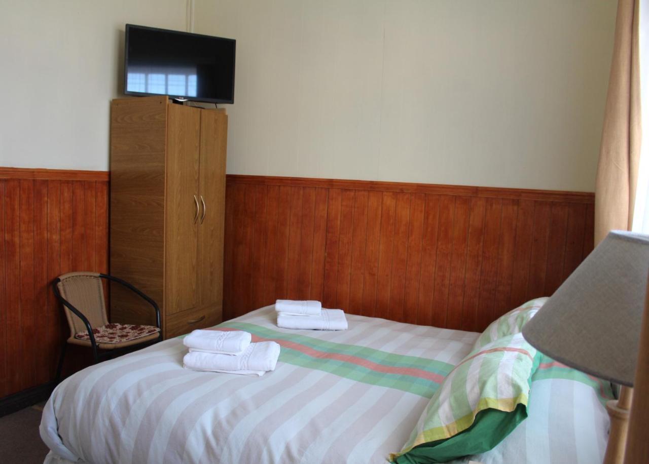 Hostal Y Cabanas Ainil بونتا أريناس المظهر الخارجي الصورة