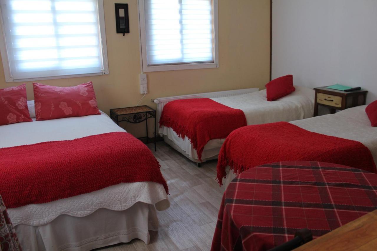 Hostal Y Cabanas Ainil بونتا أريناس المظهر الخارجي الصورة