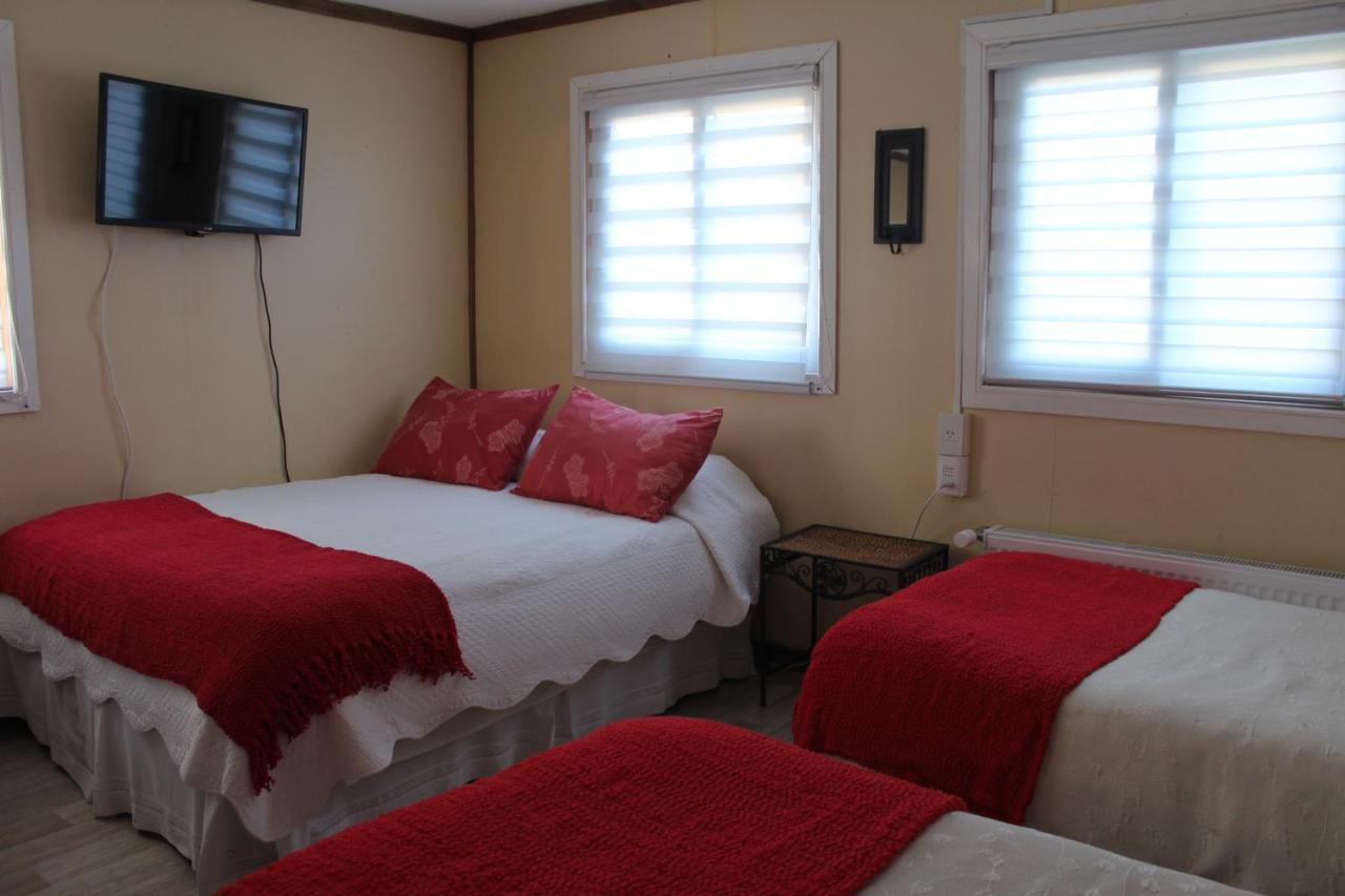 Hostal Y Cabanas Ainil بونتا أريناس المظهر الخارجي الصورة